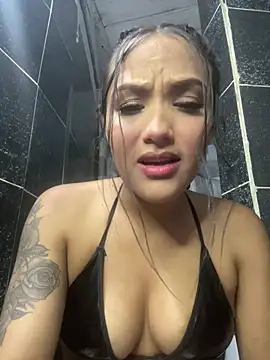 Snapshot of iamsara_21 chatting on February 6, 1:34 am iamsara 21 online show from February 6, 1:34 am