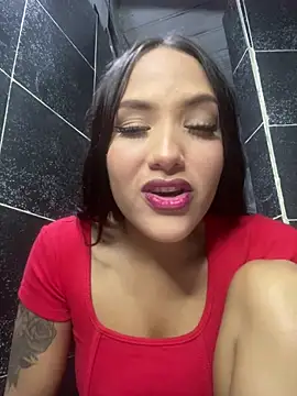 Snapshot of iamsara_21 chatting on February 15, 12:33 am iamsara 21 online show from February 15, 12:33 am