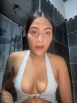 Snapshot of iamsara_21 chatting on February 1, 1:15 am iamsara 21 online show from February 1, 1:15 am