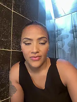 Snapshot of iamsara_21 chatting on July 8, 3:41 am iamsara 21 online show from July 8, 3:41 am
