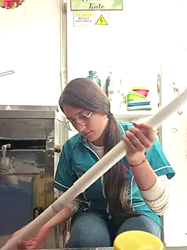 Snapshot of HOLY_DOLL chatting on October 29, 9:36 pm HOLY DOLL online show from October 29, 9:36 pm