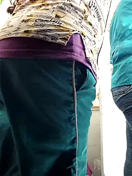 Snapshot of HOLY_DOLL chatting on November 4, 7:39 pm HOLY DOLL online show from November 4, 7:39 pm