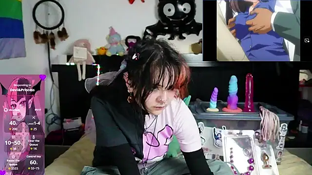 Snapshot of Devil_And_Princess chatting on June 6, 2:17 am Devil And Princess online show from June 6, 2:17 am