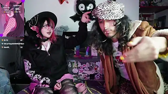 Snapshot of Devil_And_Princess chatting on February 15, 4:02 am Devil And Princess online show from February 15, 4:02 am