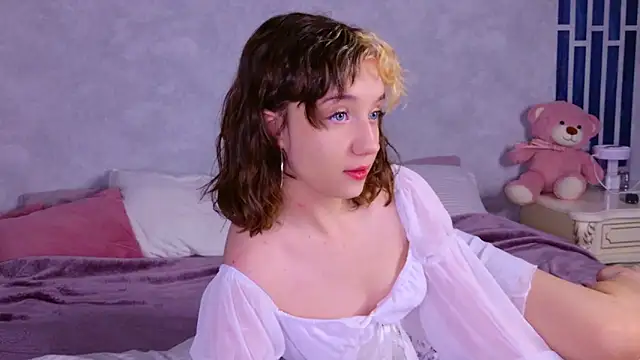 Snapshot of Gia_Riccardo chatting on November 15, 6:06 am Gia Riccardo online show from November 15, 6:06 am