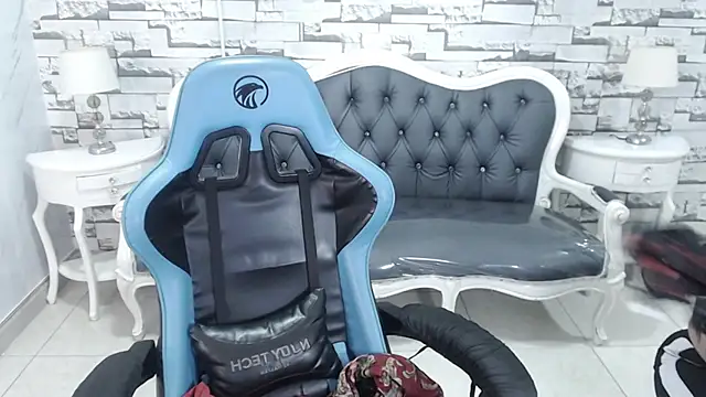 Snapshot of valeria_a1 chatting on November 18, 2:27 am valeria a1 online show from November 18, 2:27 am