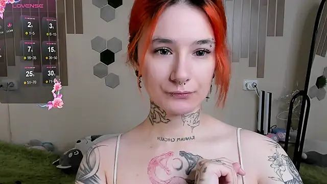 Snapshot of Angel_Monica chatting on October 2, 1:31 am Angel Monica online show from October 2, 1:31 am