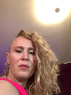 SusieandLacey online show from February 11, 2:11 am