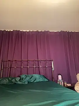 SusieandLacey online show from February 2, 2:43 am