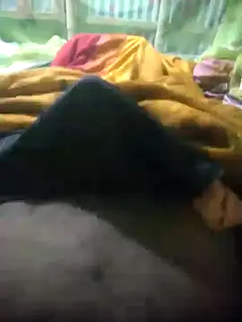 Snapshot of Suvo77Midnight chatting on November 7, 5:28 pm Suvo77Midnight online show from November 7, 5:28 pm