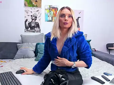 Snapshot of FindomGoddess1 chatting on September 19, 2:10 pm FindomGoddess1 online show from September 19, 2:10 pm