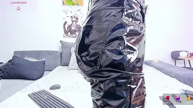 Snapshot of FindomGoddess1 chatting on November 5, 8:45 pm FindomGoddess1 online show from November 5, 8:45 pm