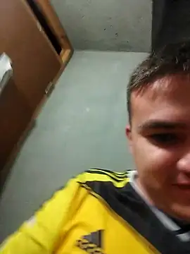 Snapshot of Andy-rtg chatting on March 10, 2:50 am Andy-rtg online show from March 10, 2:50 am