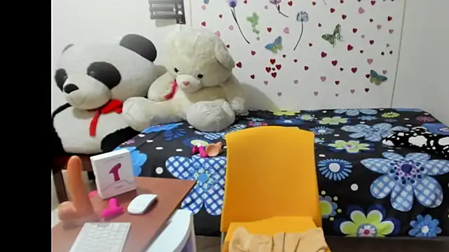 Snapshot of Olgahunder chatting on March 21, 7:33 am Olgahunder online show from March 21, 7:33 am