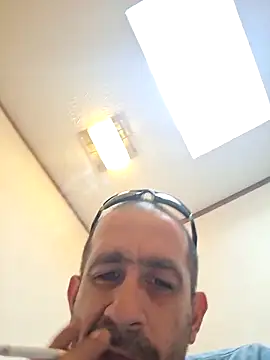 Snapshot of mayg chatting on May 5, 11:19 pm mayg online show from May 5, 11:19 pm