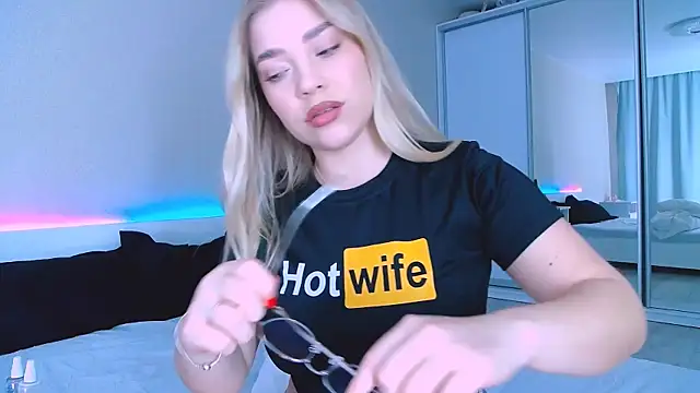 DIANAxxxDIAMOND online show from September 20, 8:08 am