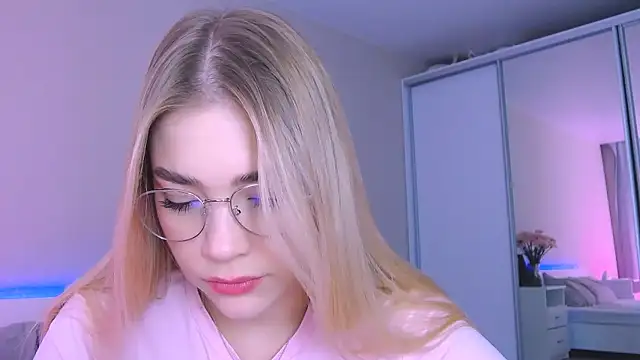 DIANAxxxDIAMOND online show from October 11, 8:15 am