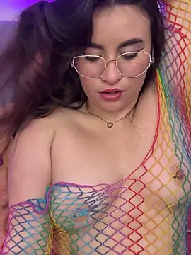 Snapshot of HADARA__ chatting on February 13, 6:57 am HADARA online show from February 13, 6:57 am