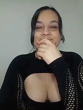 Snapshot of megan_milf79 chatting on July 5, 12:48 am megan milf79 online show from July 5, 12:48 am