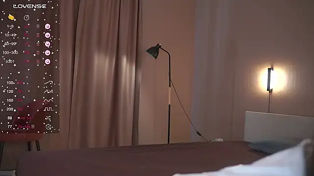 SeulBi online show from March 15, 12:45 pm