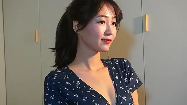 SeulBi online show from March 11, 4:18 pm