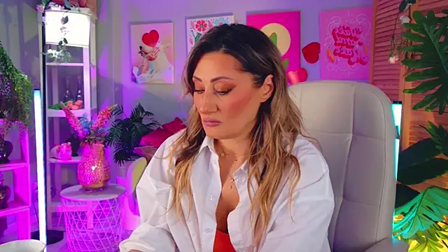 SarahAlluring online show from April 13, 3:16 pm