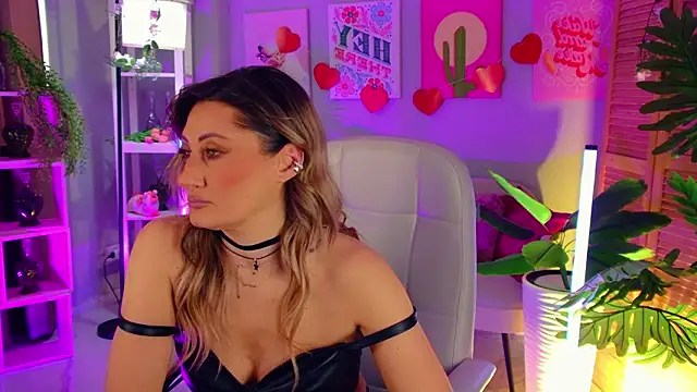 SarahAlluring online show from March 21, 11:58 am