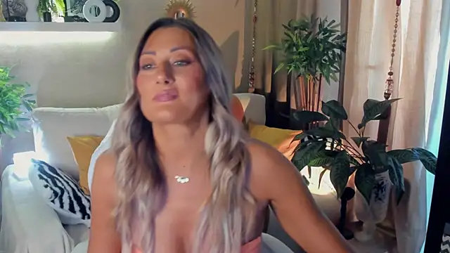 SarahAlluring online show from July 24, 2:02 pm