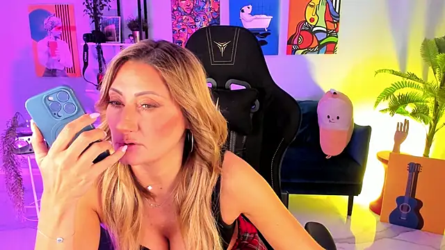 SarahAlluring online show from October 31, 12:35 pm