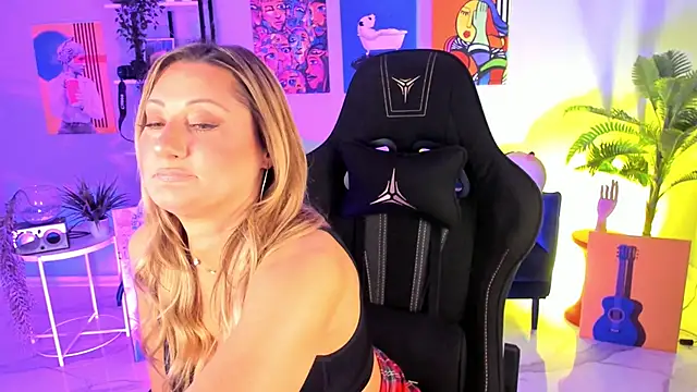 SarahAlluring online show from November 3, 11:36 am