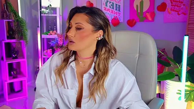 SarahAlluring online show from March 30, 11:55 am