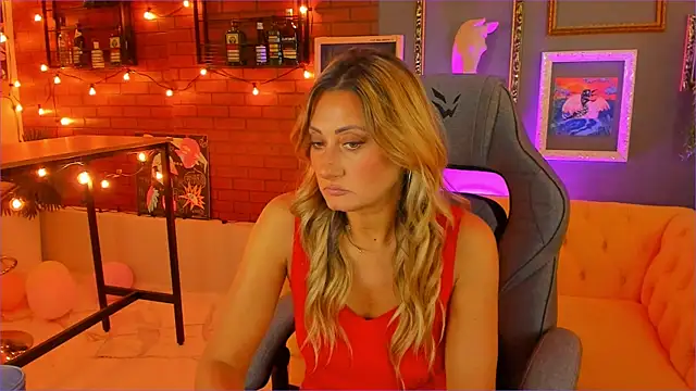 SarahAlluring online show from September 19, 11:58 am