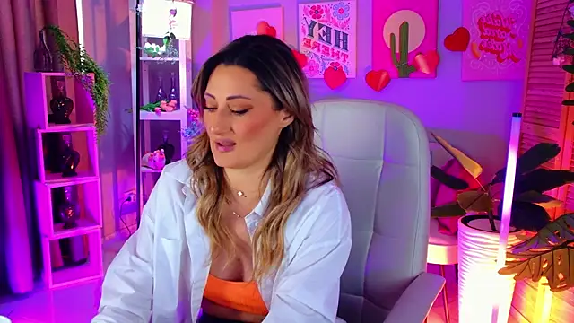 SarahAlluring online show from March 15, 12:12 pm