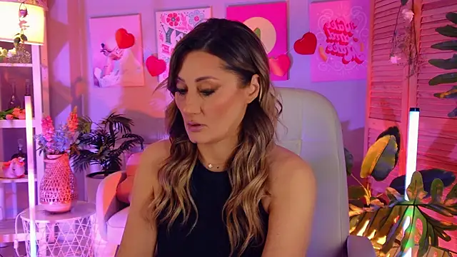 SarahAlluring online show from February 26, 12:38 pm