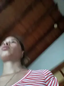 Snapshot of Sexi_girl29 chatting on November 12, 12:31 pm Sexi girl29 online show from November 12, 12:31 pm