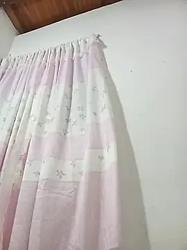 Snapshot of Sexi_girl29 chatting on November 8, 9:57 am Sexi girl29 online show from November 8, 9:57 am