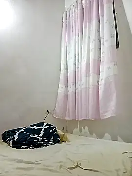 Snapshot of Sexi_girl29 chatting on September 13, 9:09 am Sexi girl29 online show from September 13, 9:09 am