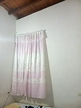 Snapshot of Sexi_girl29 chatting on October 5, 10:22 pm Sexi girl29 online show from October 5, 10:22 pm