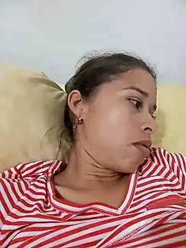 Snapshot of Sexi_girl29 chatting on November 28, 8:47 am Sexi girl29 online show from November 28, 8:47 am