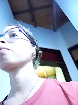 Snapshot of Sexi_girl29 chatting on November 17, 8:57 pm Sexi girl29 online show from November 17, 8:57 pm