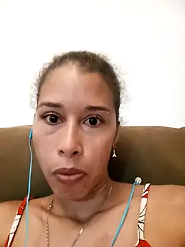 Snapshot of Sexi_girl29 chatting on October 18, 12:34 am Sexi girl29 online show from October 18, 12:34 am