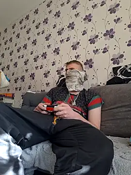 Snapshot of ThePython666 chatting on October 20, 11:55 am ThePython666 online show from October 20, 11:55 am