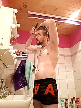 Snapshot of ThePython666 chatting on September 23, 10:11 am ThePython666 online show from September 23, 10:11 am