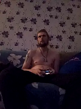 Snapshot of ThePython666 chatting on October 9, 12:00 am ThePython666 online show from October 9, 12:00 am