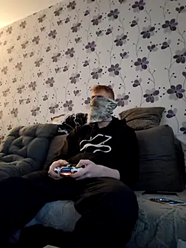 Snapshot of ThePython666 chatting on October 27, 3:35 pm ThePython666 online show from October 27, 3:35 pm