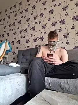 Snapshot of ThePython666 chatting on October 22, 9:31 am ThePython666 online show from October 22, 9:31 am