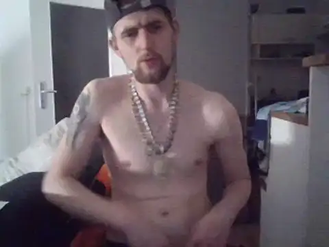 Snapshot of ThePython666 chatting on March 17, 1:35 am ThePython666 online show from March 17, 1:35 am