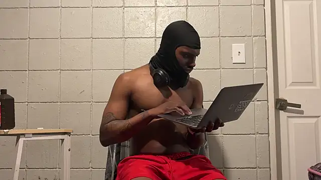 kngkeeem online show from March 31, 9:00 am