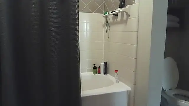 Snapshot of whowantsacreampie chatting on October 7, 2:29 pm whowantsacreampie online show from October 7, 2:29 pm