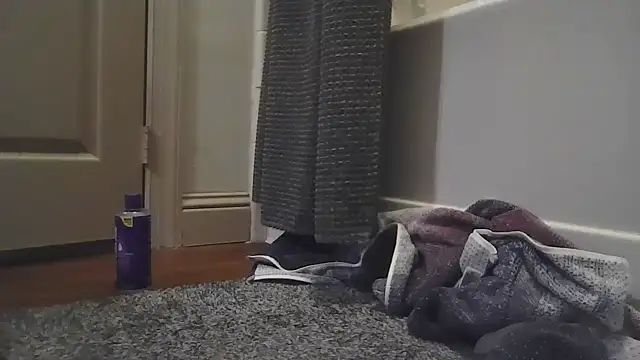 Snapshot of whowantsacreampie chatting on February 16, 1:04 am whowantsacreampie online show from February 16, 1:04 am